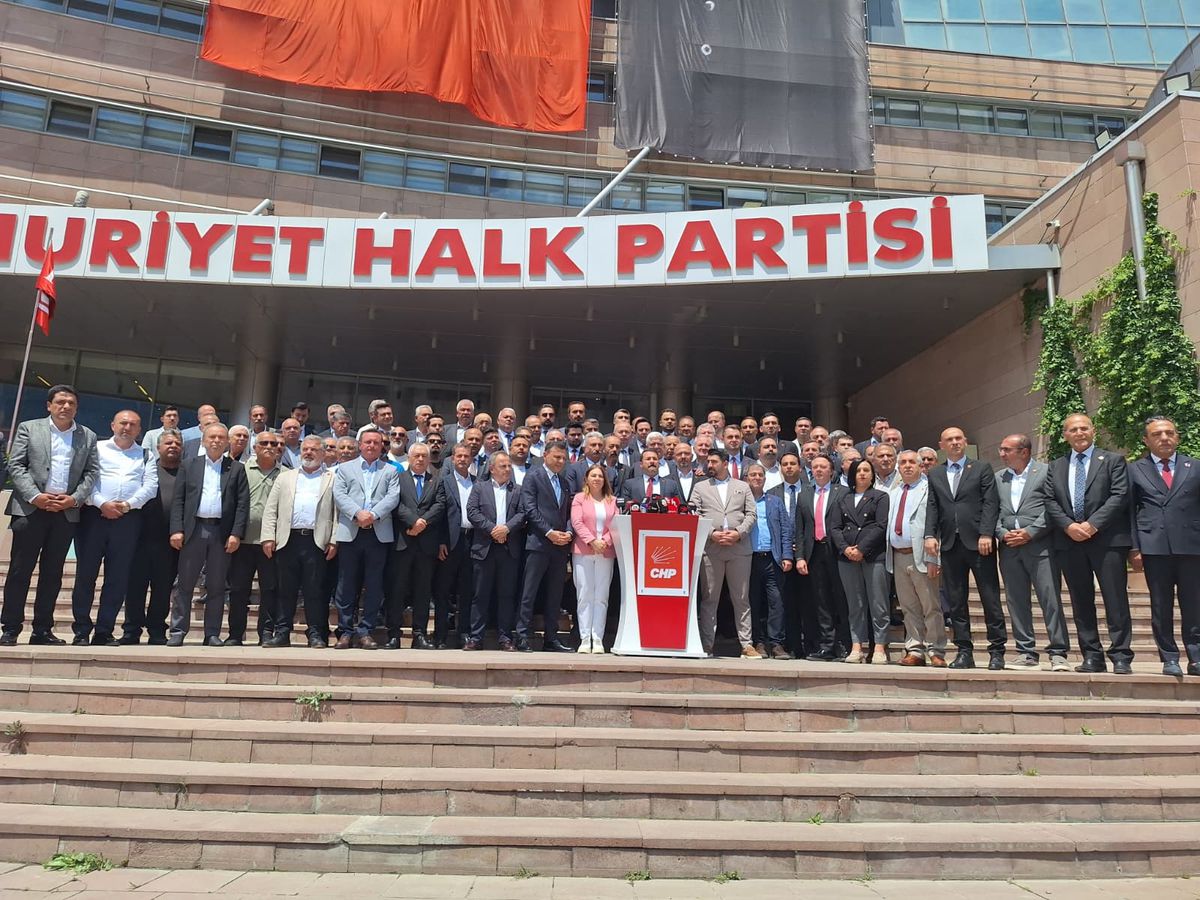 CHP'li Emir: Genel Başkan, 45 gün içinde kurultayı toplamak zorunda