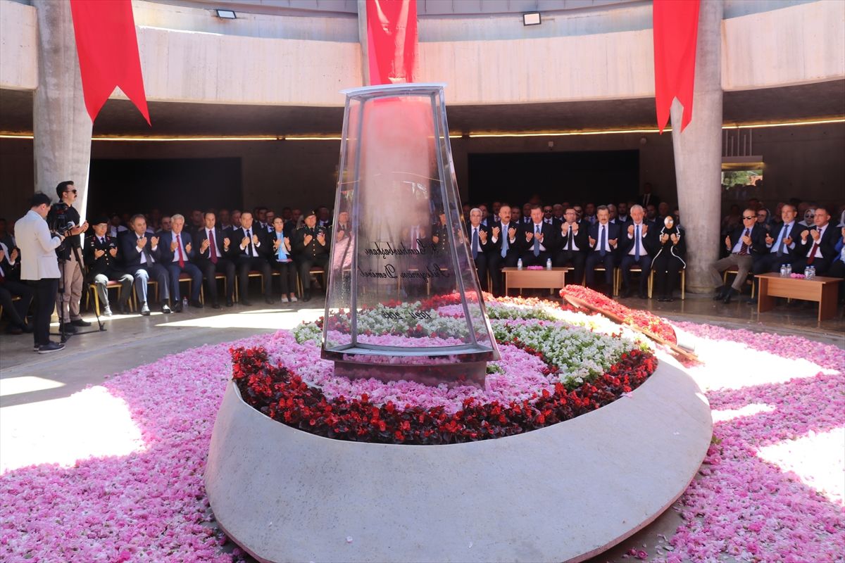 Dokuzuncu Cumhurbaşkanı Süleyman Demirel mezarı başında anıldı