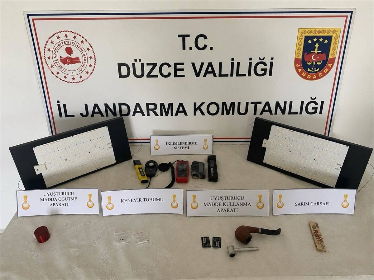 Düzce'de kaçakçılık ve uyuşturucu operasyonlarında 10 şüpheli yakalandı