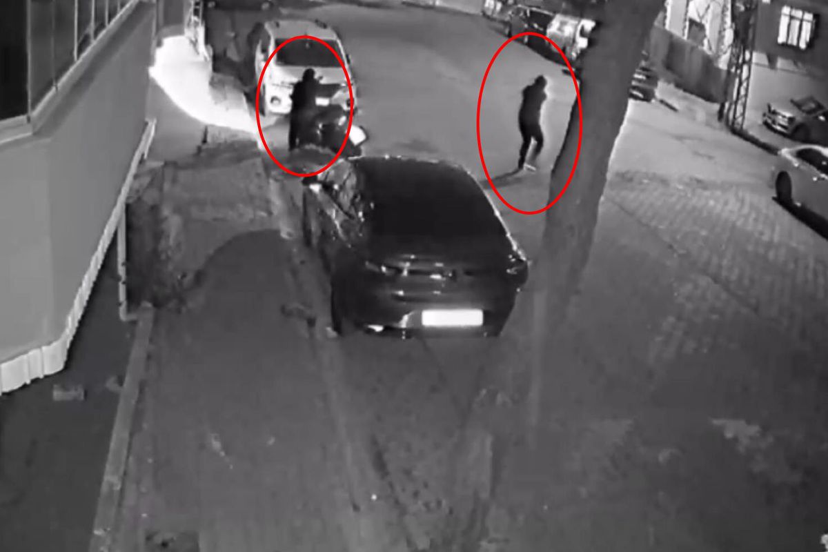 Esenyurt'ta iki grup arasında silahlı çatışma kamerada