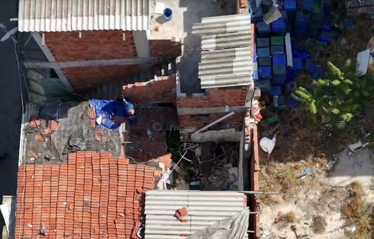 İzmir'de dron destekli uyuşturucu operasyonu; 2 tutuklu
