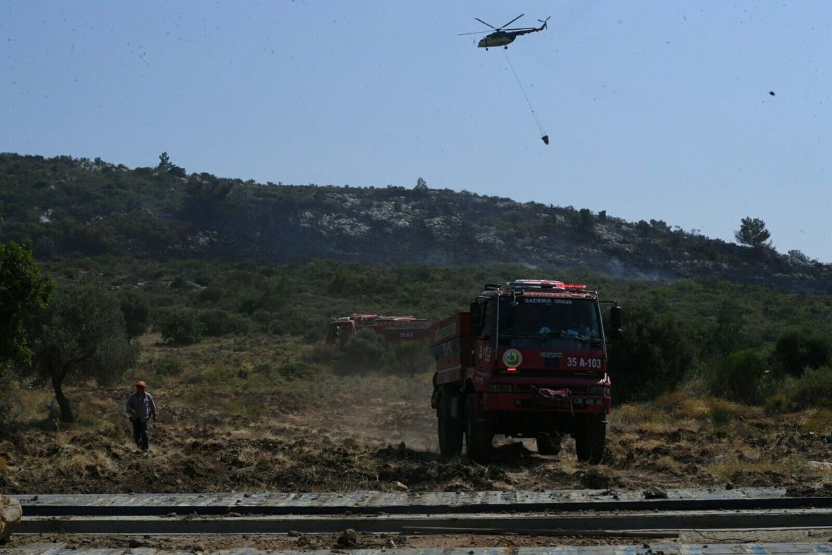 İzmir Urla'da Orman Yangını Kontrol Altına Alındı