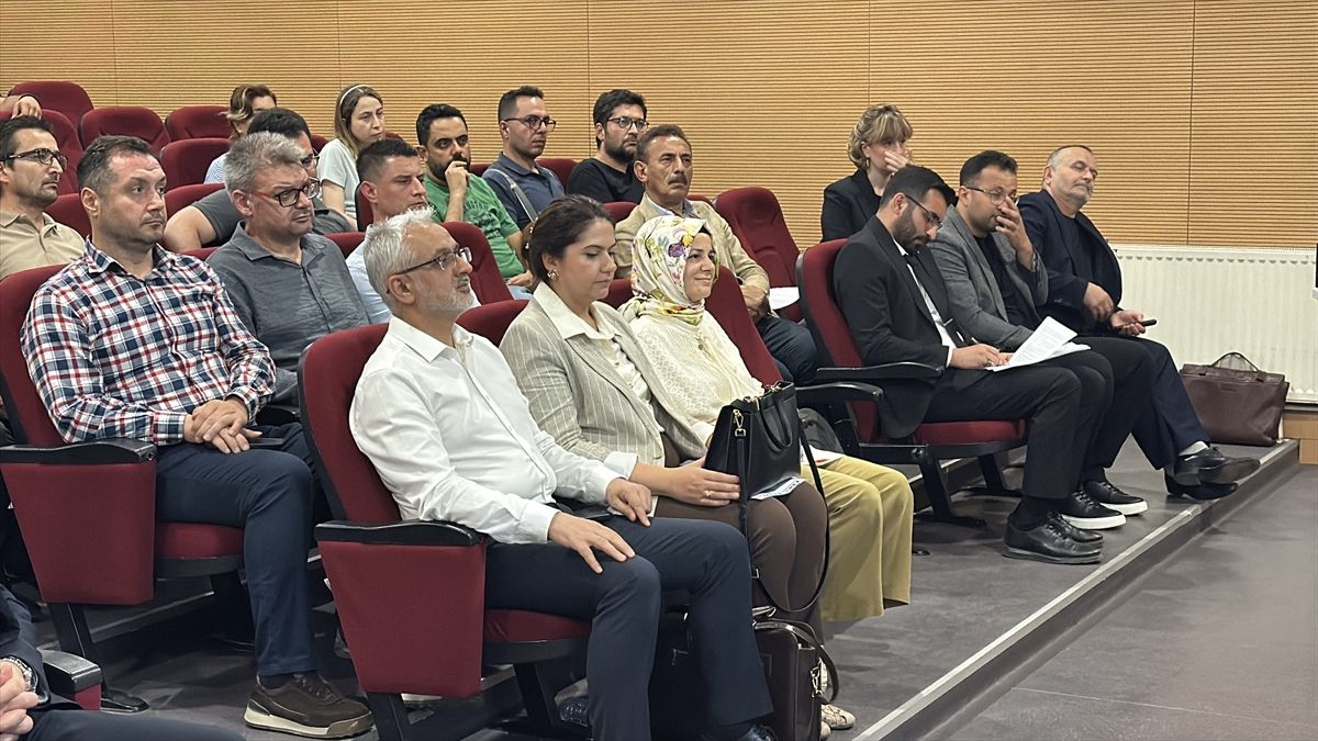 Karabük Üniversitesi, 'Merkez-Yerel Afet ve Acil Durumlarla Mücadele Modeli Raporu'nu tanıttı