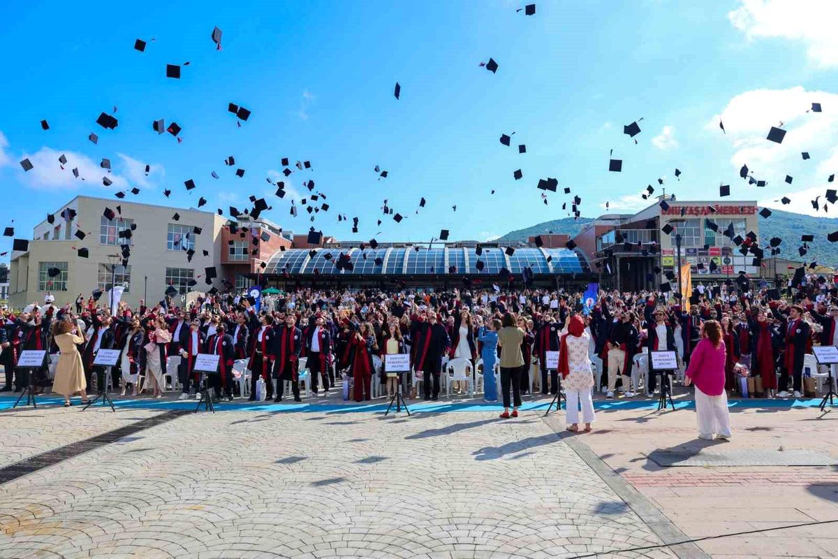 OMÜ Mühendislik Fakültesi mezunlarını geleceğe uğurladı