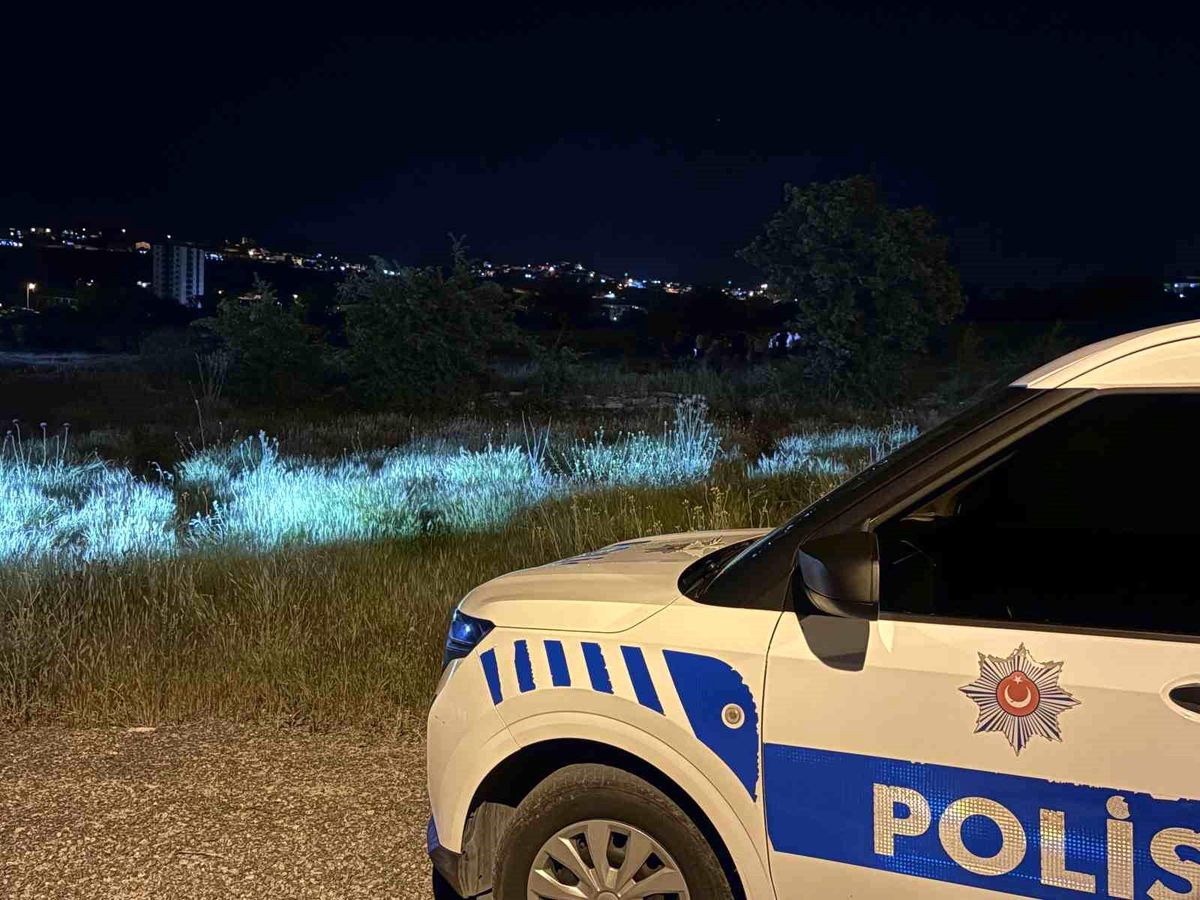 Kayseri'de boş arazide polis memuru intiharı