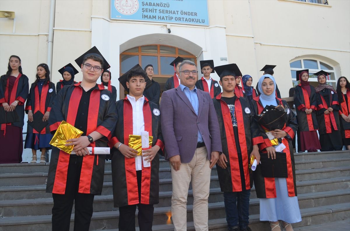 Şehit Serhat Önder Ortaokulu'nda Mezuniyet Coşkusu