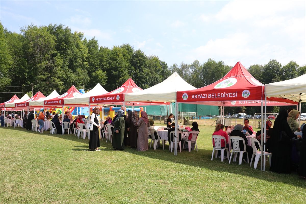 Sakarya'da özel gereksinimli çocuklar şenlikte eğlendi