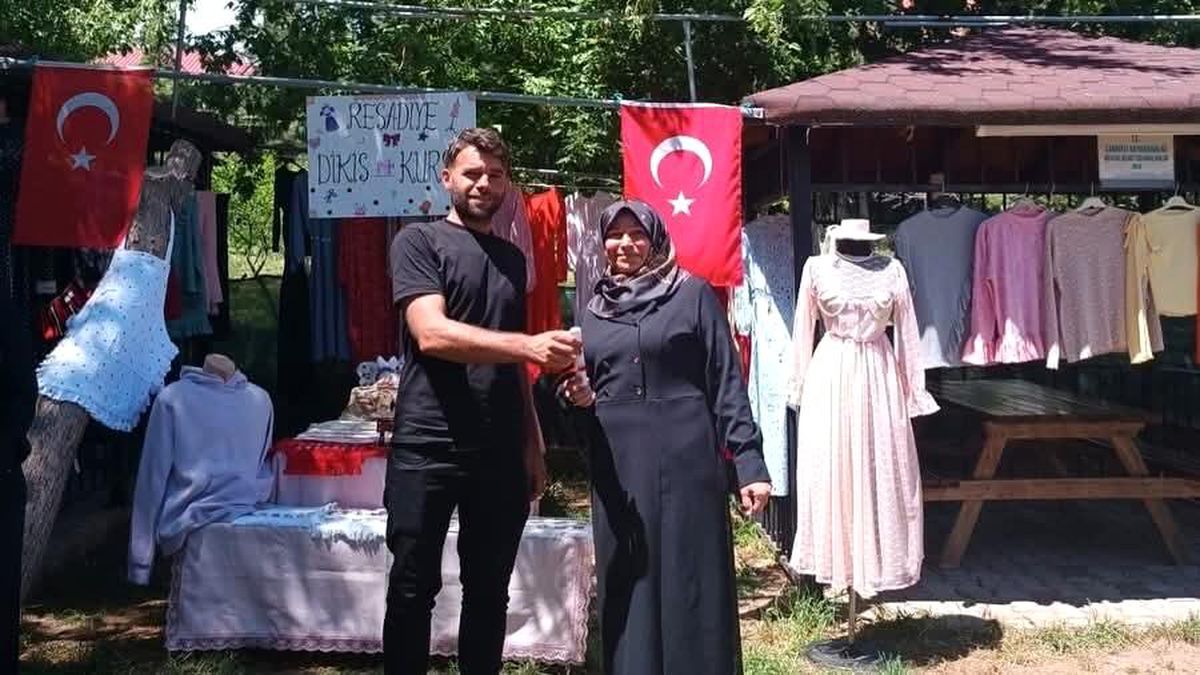 Sandıklı'da Dikiş Nakış Kursu Yıl Sonu Sergisi