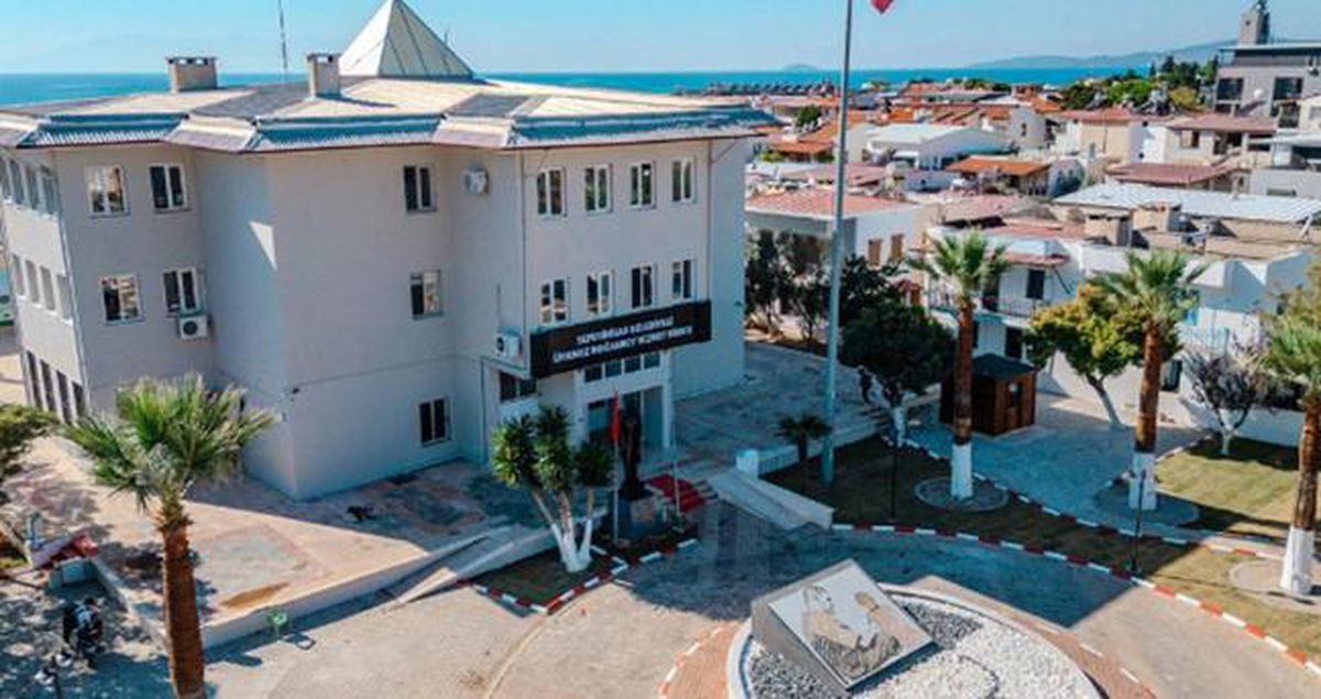 Seferihisar Belediyesi'ne operasyon: İzmir Seferihisar Belediyesi son dakika! Seferihisar Belediyesi'ne operasyon mu düzenlendi, neden?