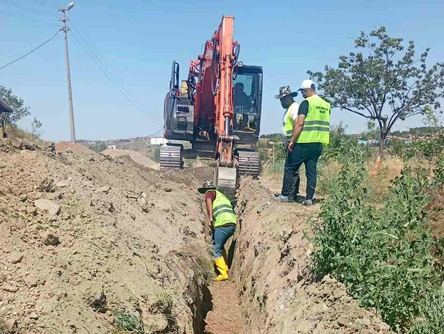 Sungurlu’da içme suyu şebeke hattı çalışmaları sürüyor