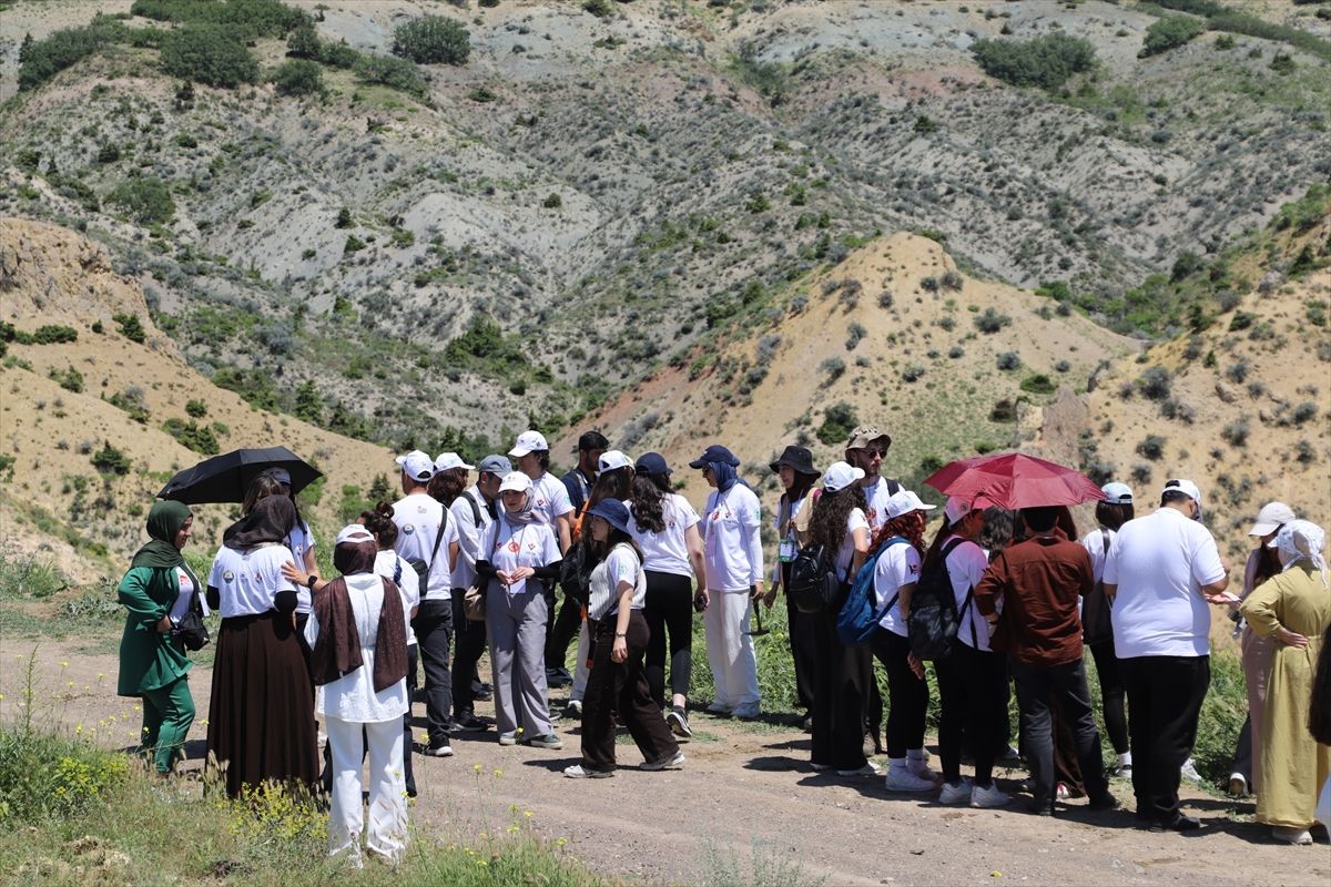 Üniversite öğrencileri TÜBİTAK destekli projeyle sahada eğitim görüyor