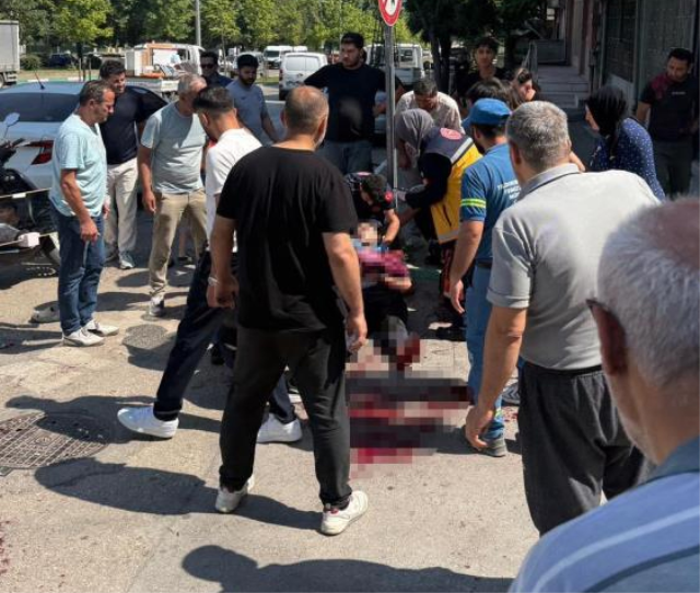 Sokak kan gölüne döndü, yaralı babanın feryadı yürek dağladı: Sakın ölme