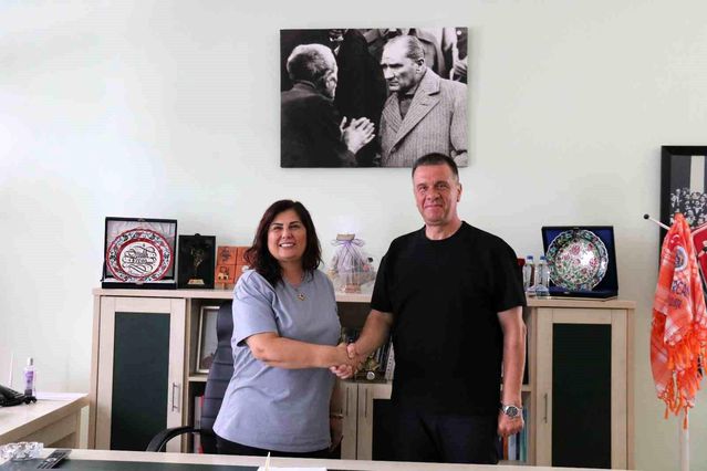 Yenipazar'da asfalt çalışmaları sürüyor