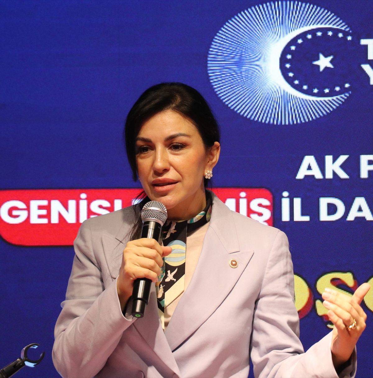 AK Partili Ayan: Muhalefetin güçsüz olması üzücü