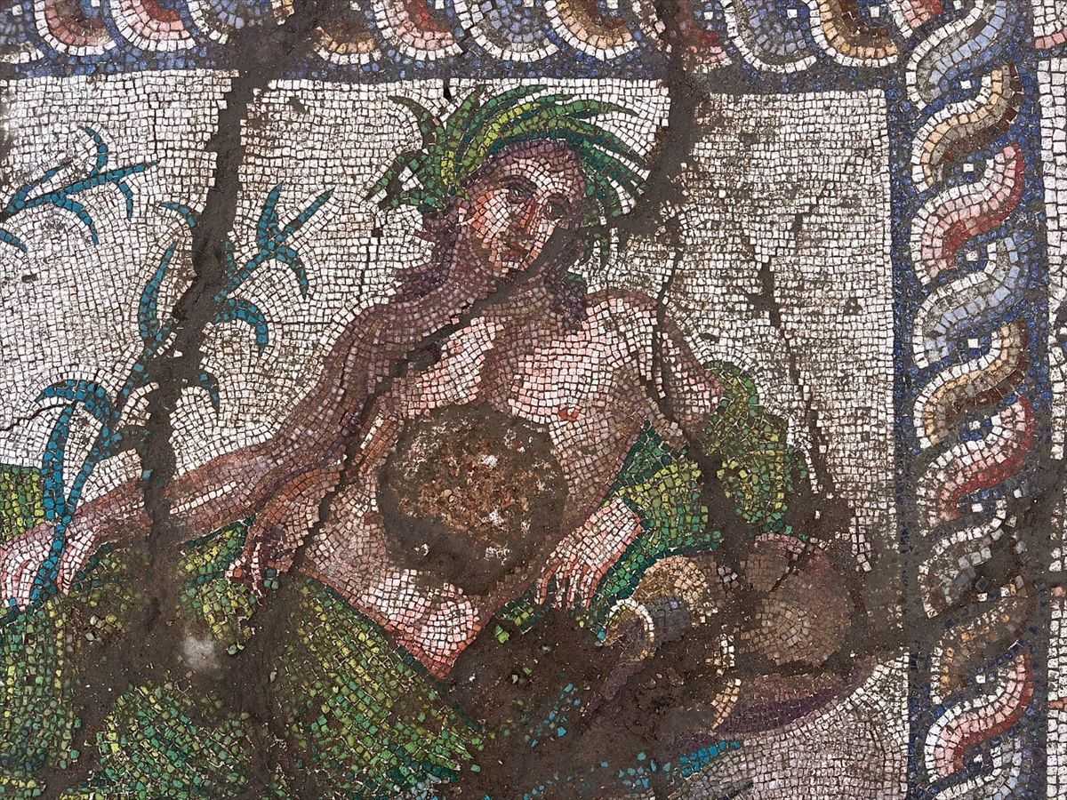 Aspendos'ta 3. yüzyıla ait nehir tanrısı 'Genç Eurymedon' tasviri bulundu