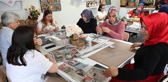 Atık kağıtlar kadınların elinde dekoratif ürünlere dönüşüyor