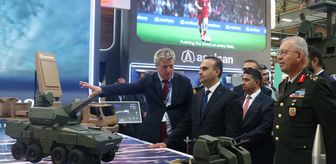 Bakan Kacır, Fransa'da Eurosatory Fuarı'nda Türk firmalarını ziyaret etti