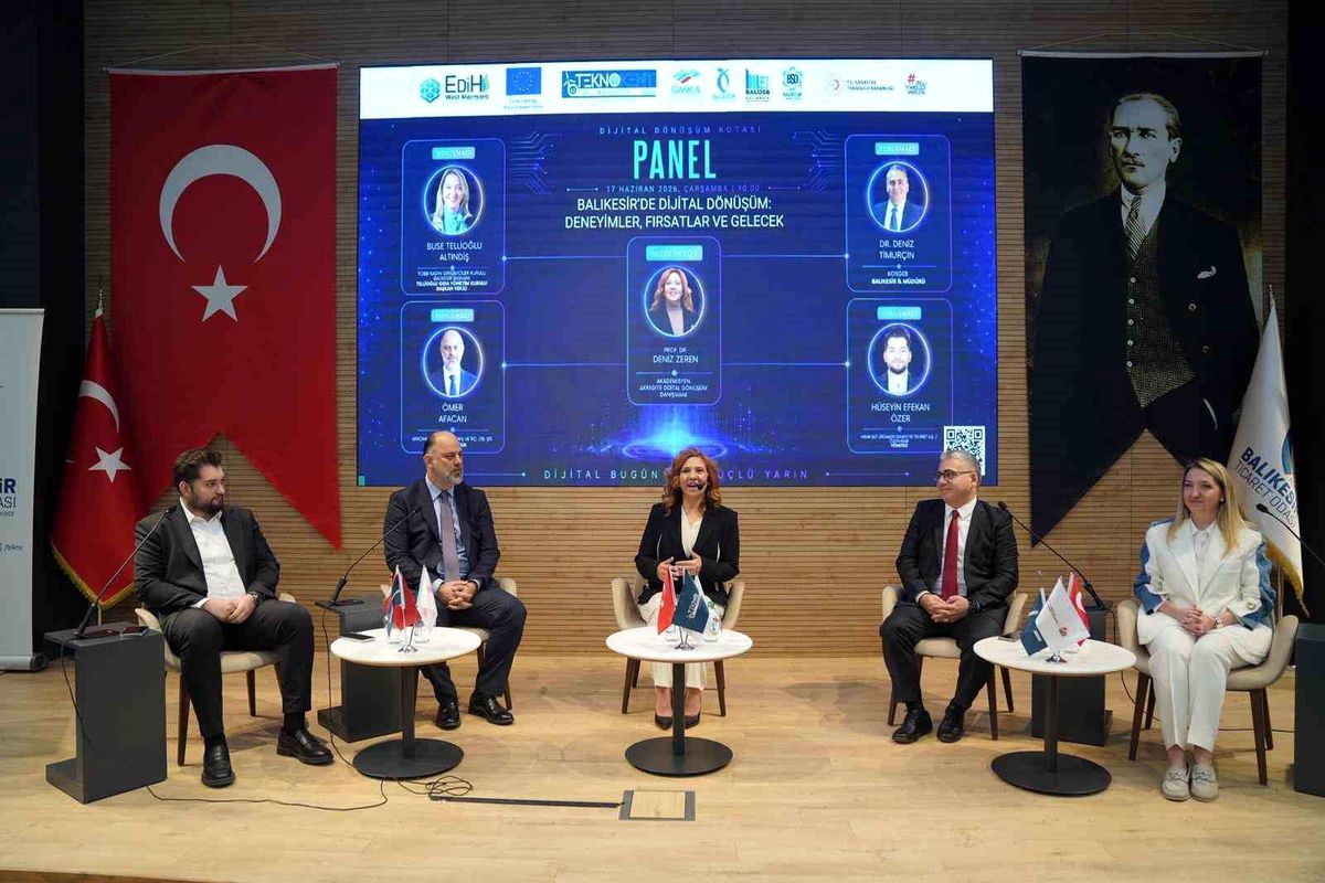 Balıkesir'de düzenlenen dijital dönüşüm toplantısından bir görünüm
