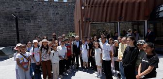 Başkan Büyükkılıç, tarihi Kayseri Kalesi'nde çocuklar ve vatandaşlarla buluştu