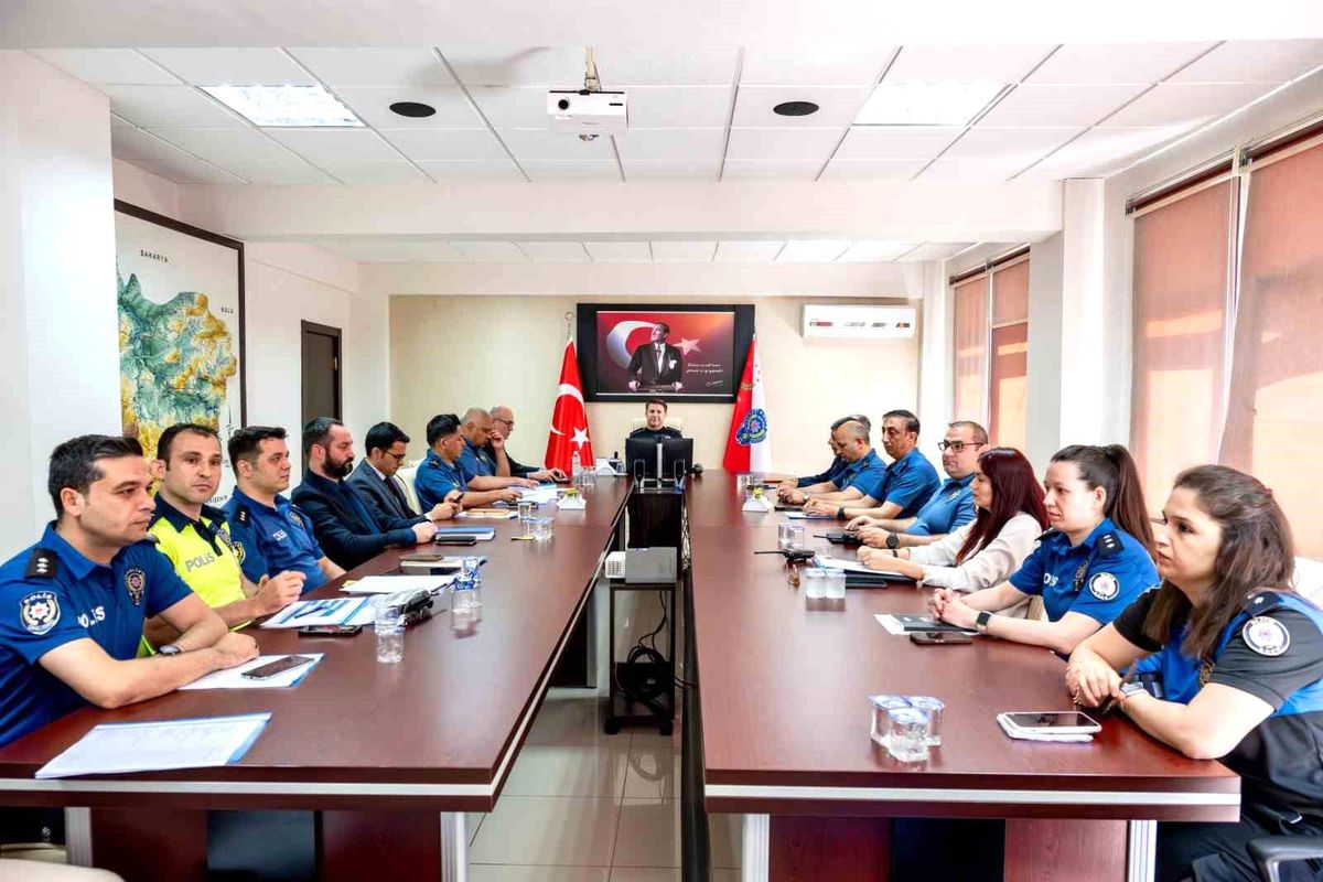 Bilecik İl Emniyet Müdürü Erdem Çağlar'ın başkanlığında NATO Zirvesi güvenlik toplantısı yapıldığı an.