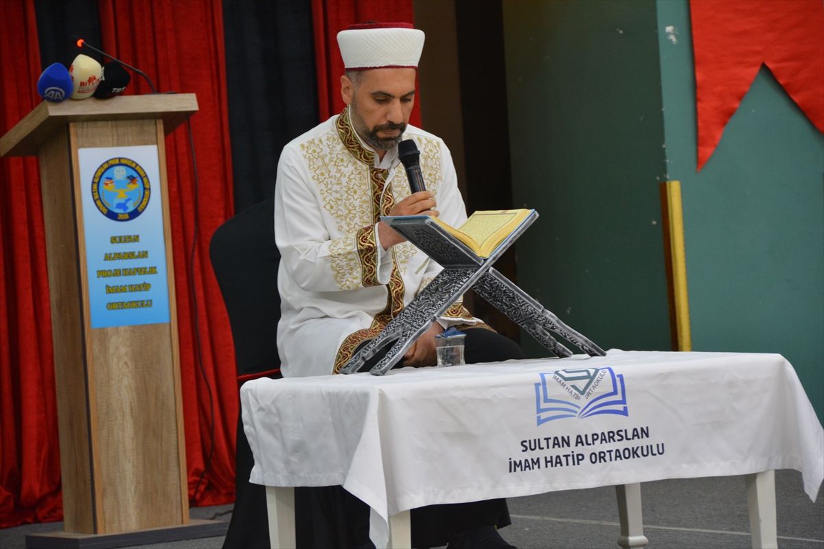 Bitlis'te hafızlığı tamamlayan 55 öğrenci icazet aldı
