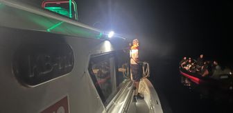 Bodrum açıklarında arızalanan lastik bottaki 32 düzensiz göçmen kurtarıldı