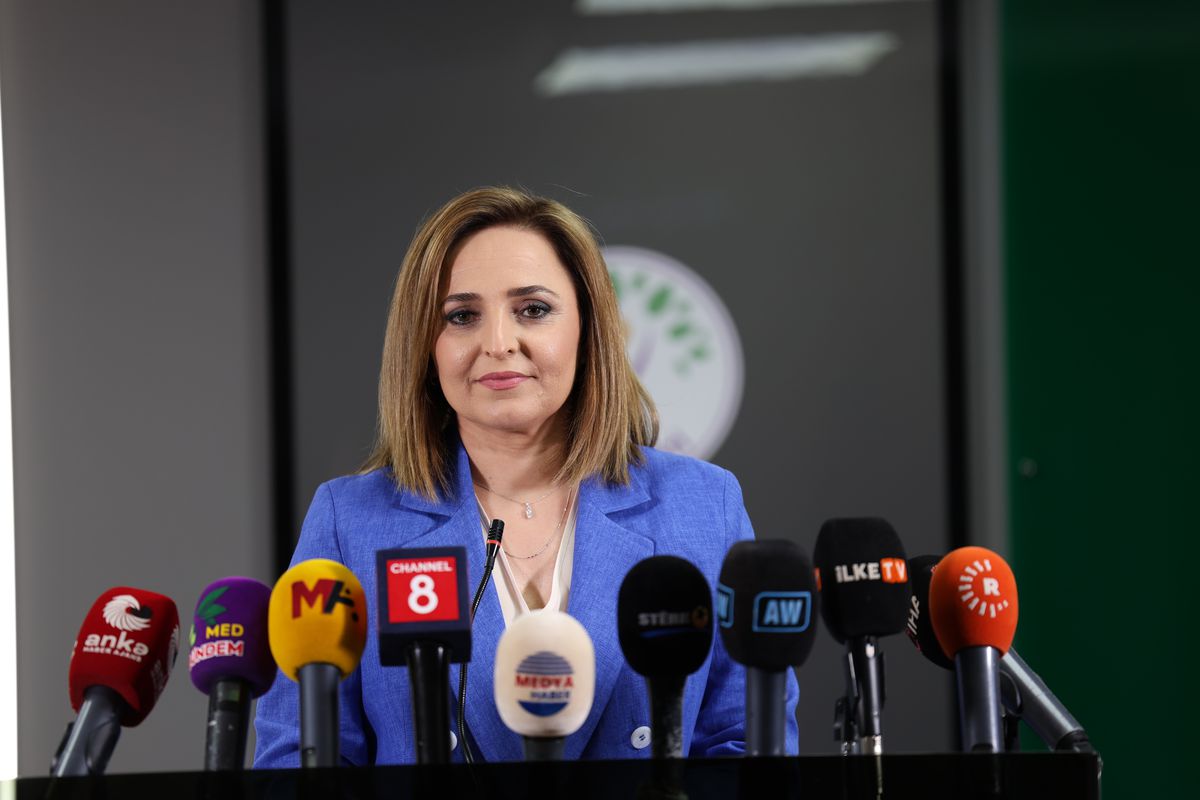 DEM Parti'den Geçiş Hukuku Yasası İçin Acil Çağrı: 'Artık Zaman Kaybetmeyelim'