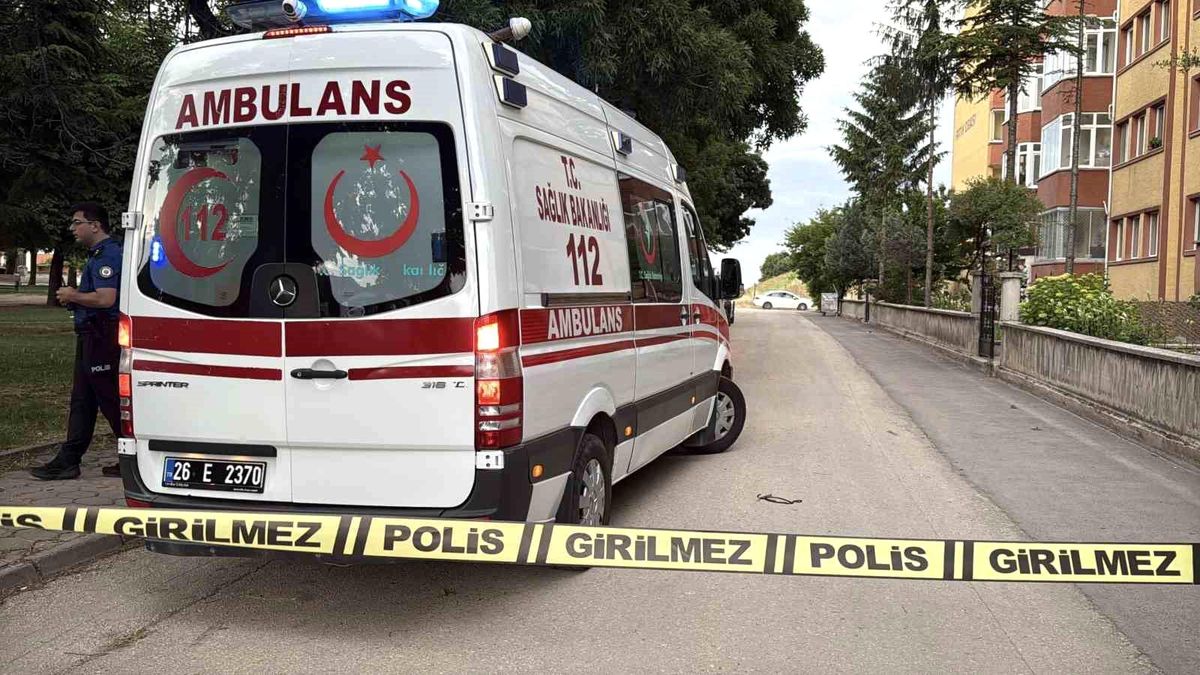 Eskişehir'de 'kız arkadaş' kavgası: 1 yaralı