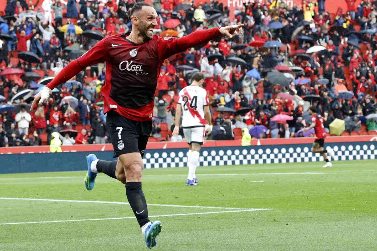 Fenerbahçe'nin yeni transferi Vedat Muriqi bu akşam İstanbul'a geliyor