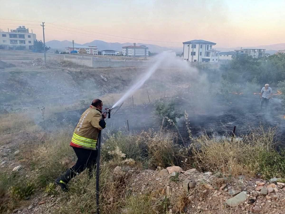 Hassa'da bahçe yangını