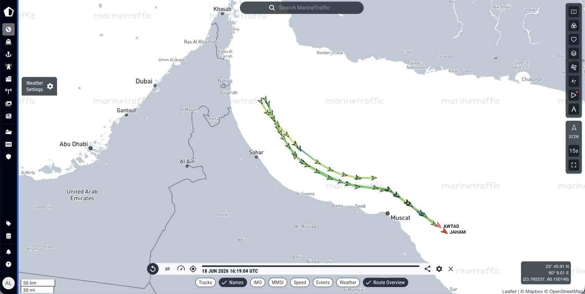 Hürmüz Boğazı yakınlarındaki Suudi Arabistan bandıralı 3 süper tanker, yeniden takip sinyali vermeye başladı