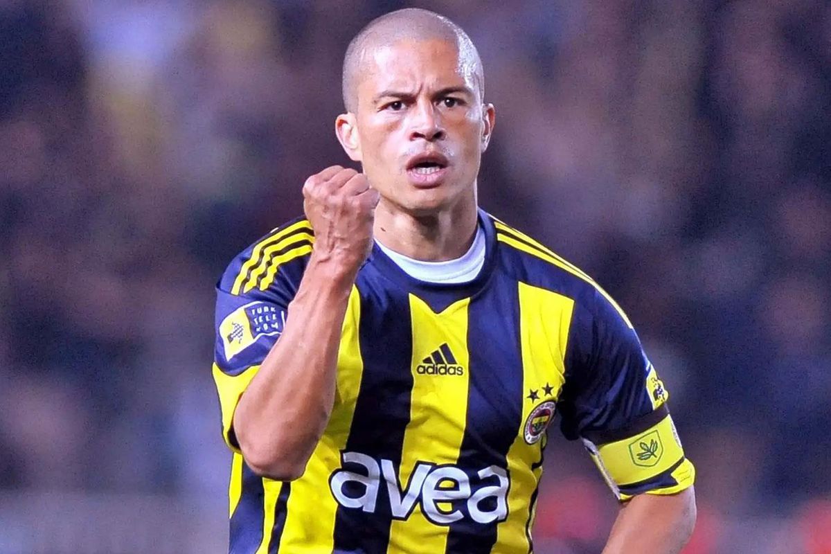 İsmail Kartal'ın açıklandığını gören Alex hemen telefona sarıldı