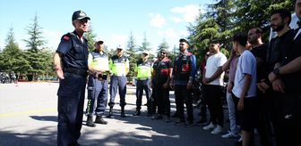 Kayseri'de jandarma motosiklet sürücülerini olası kazalara karşı bilgilendirdi