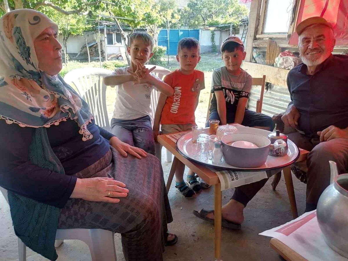 Minik kalplerden vefa dolu ziyaret