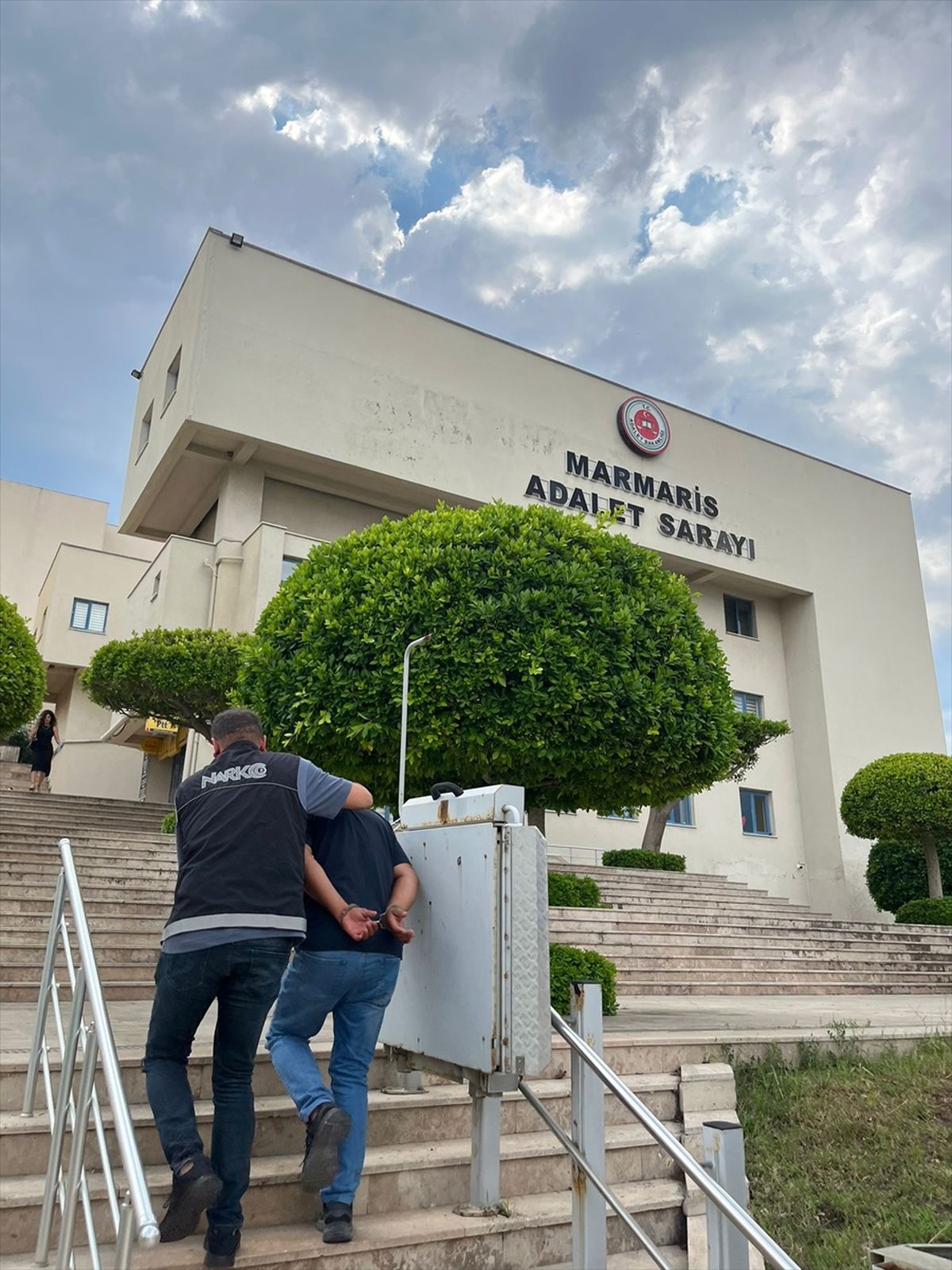 Muğla'nın Marmaris ilçesinde uyuşturucu operasyonu sonrası ele geçirilen skunk maddesi.