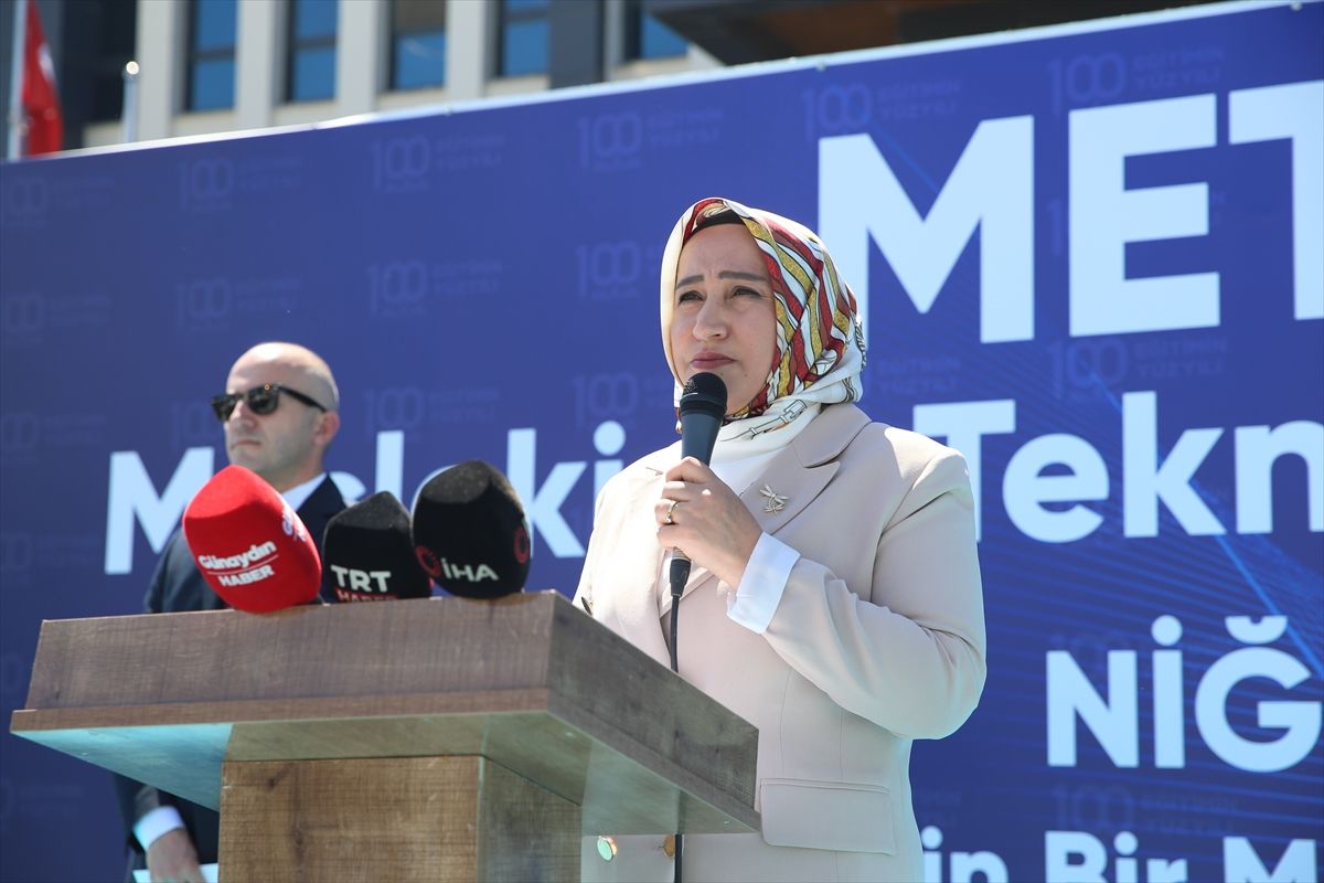 Niğde'de Mesleki ve Teknik Eğitim Fuarı Açıldı