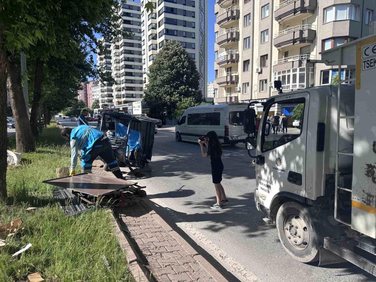 Otomobil ile moped çarpıştı: 5 yaralı
