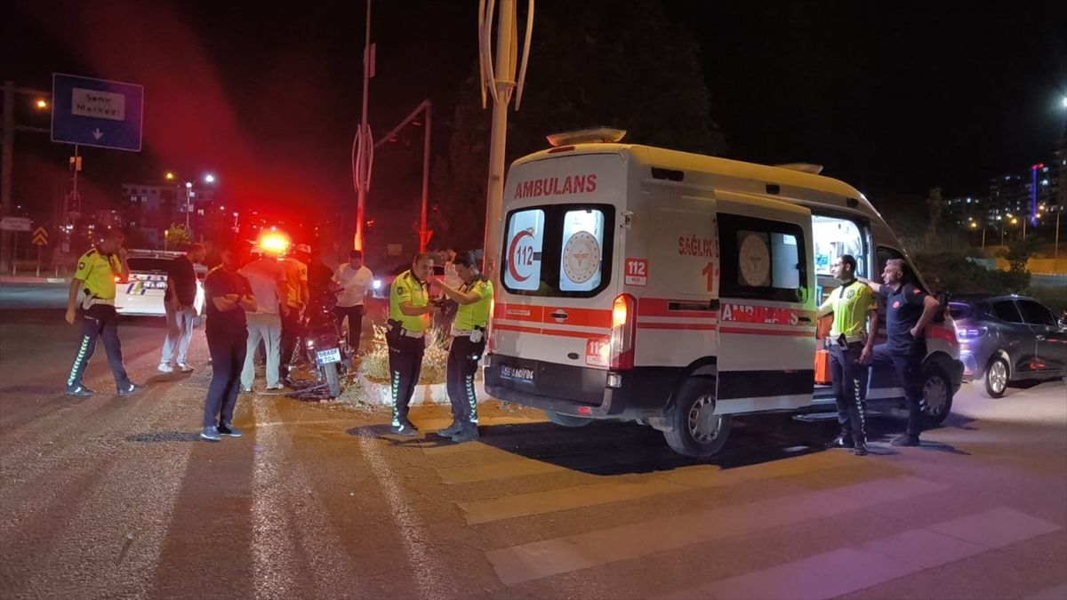 Siirt'te otomobille çarpışan motosikletin sürücüsü ağır yaralandı