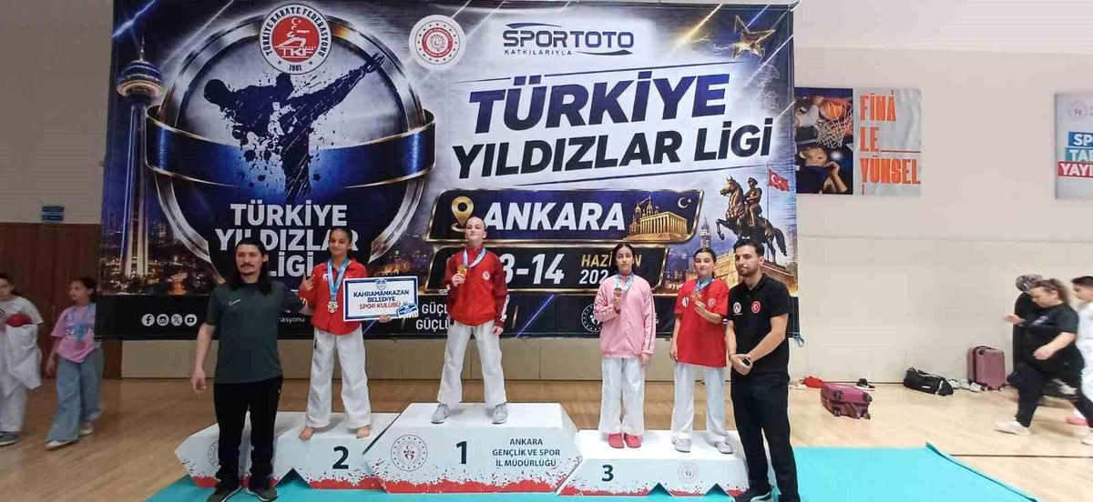 Sivaslı karateciler Ankara'dan 3 bronz madalya ile döndü.
