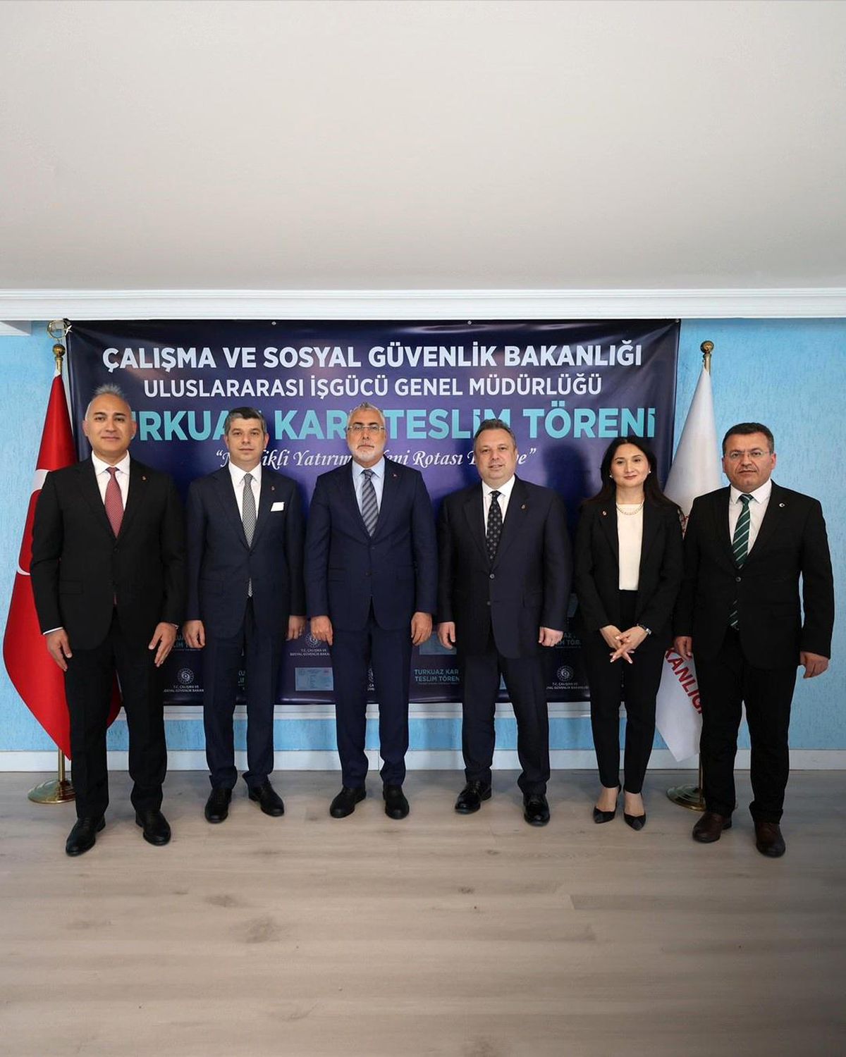 SOCAR Türkiye yöneticilerine Turkuaz Kart takdim edildi