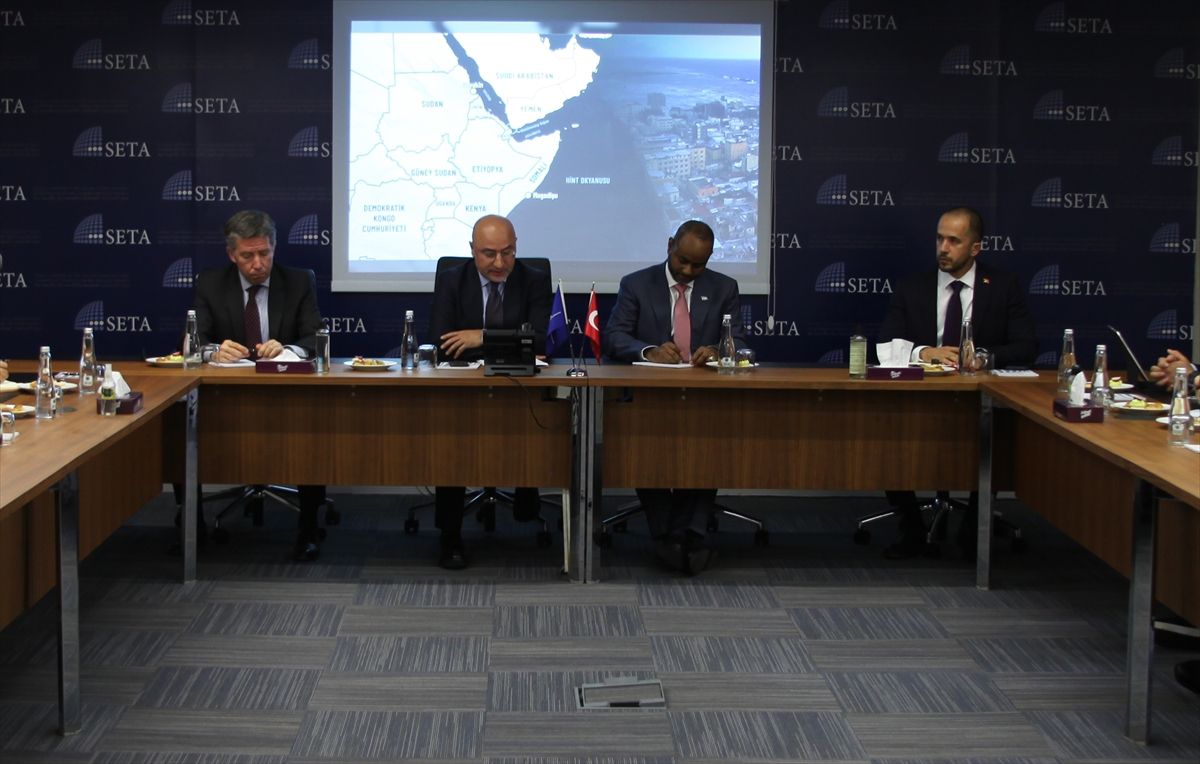 Somali'den sandık vurgusu: 'Savaş değil, demokrasi'