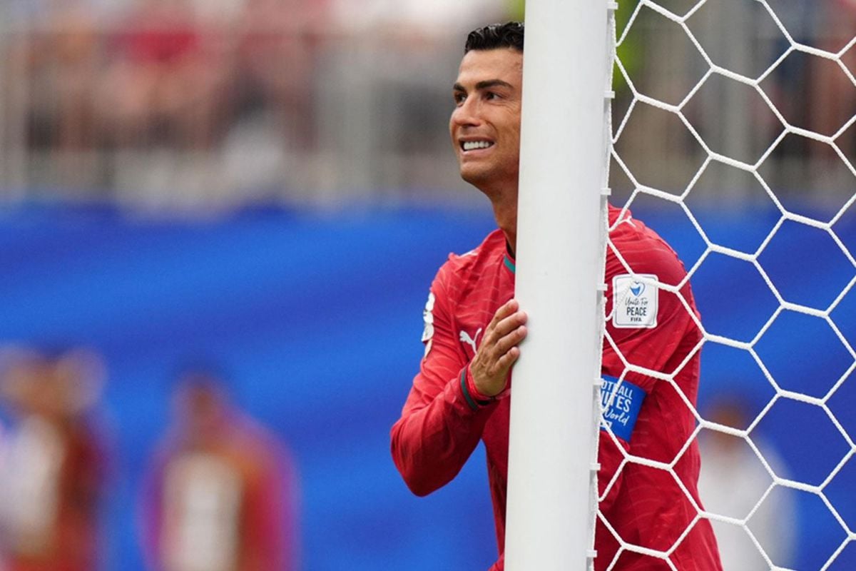 Thierry Henry'nin Cristiano Ronaldo'yu eleştirdiği bir görsel.