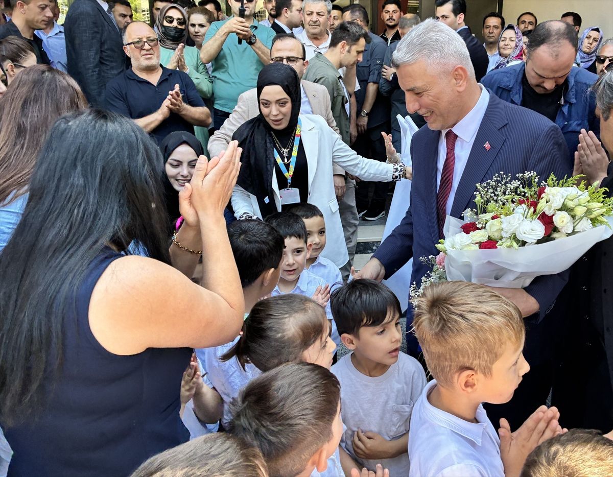 Bolat: Türkiye bölgede ve dünyada yıldız gibi parlıyor