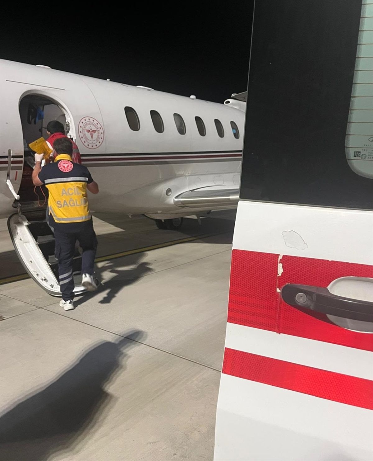 Tokat'ta ambulans uçak 9 günlük bebek için havalandı
