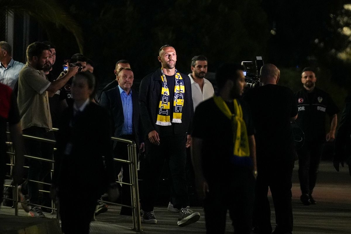 Vedat Muric, İstanbul'a geldi