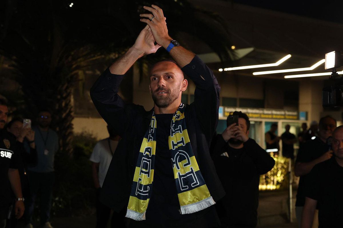 Vedat Muriqi Fenerbahçe için İstanbul'da