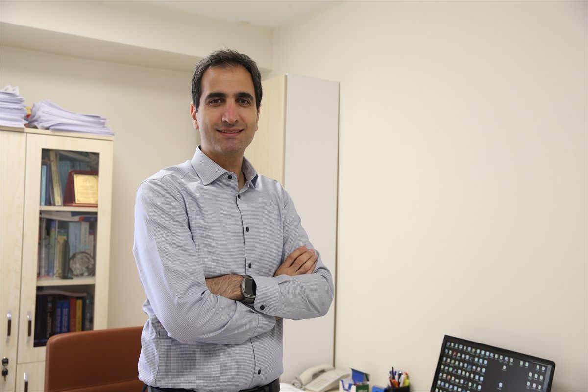 YKS öncesi ailelere 'çocuklarının yanında olduklarını hissettirmeleri' önerisi