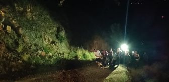 Adana'da uçuruma yuvarlanan otomobilin sürücüsü yaralandı