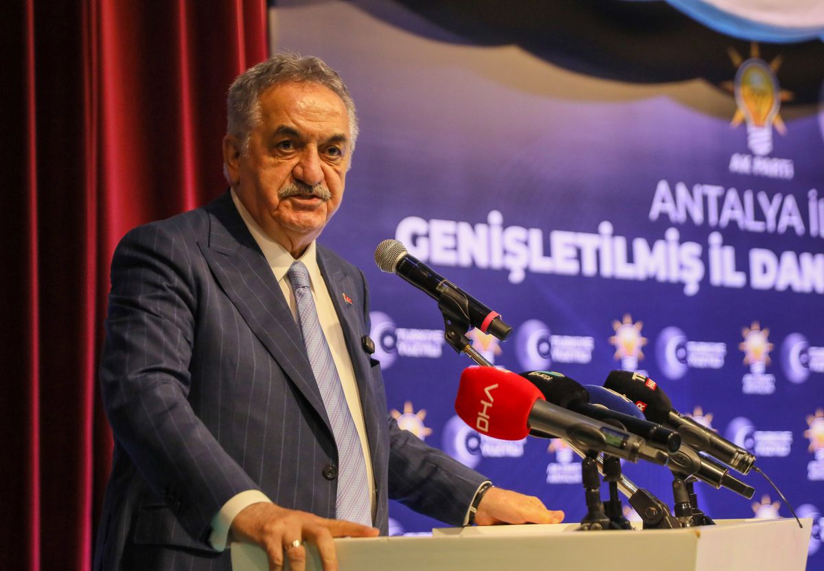 Hayati Yazıcı: AK Parti, rüzgara göre yönü değişmeyen, muhafazakar ve demokrat kimliğe sahip bir partidir