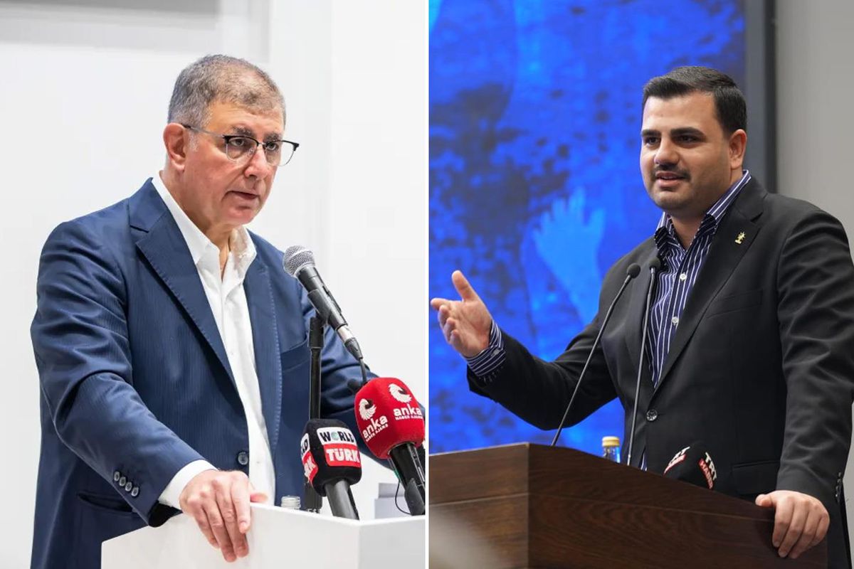 AK Parti Genel Sekreteri Eyyüp Kadir İnan konuşurken
